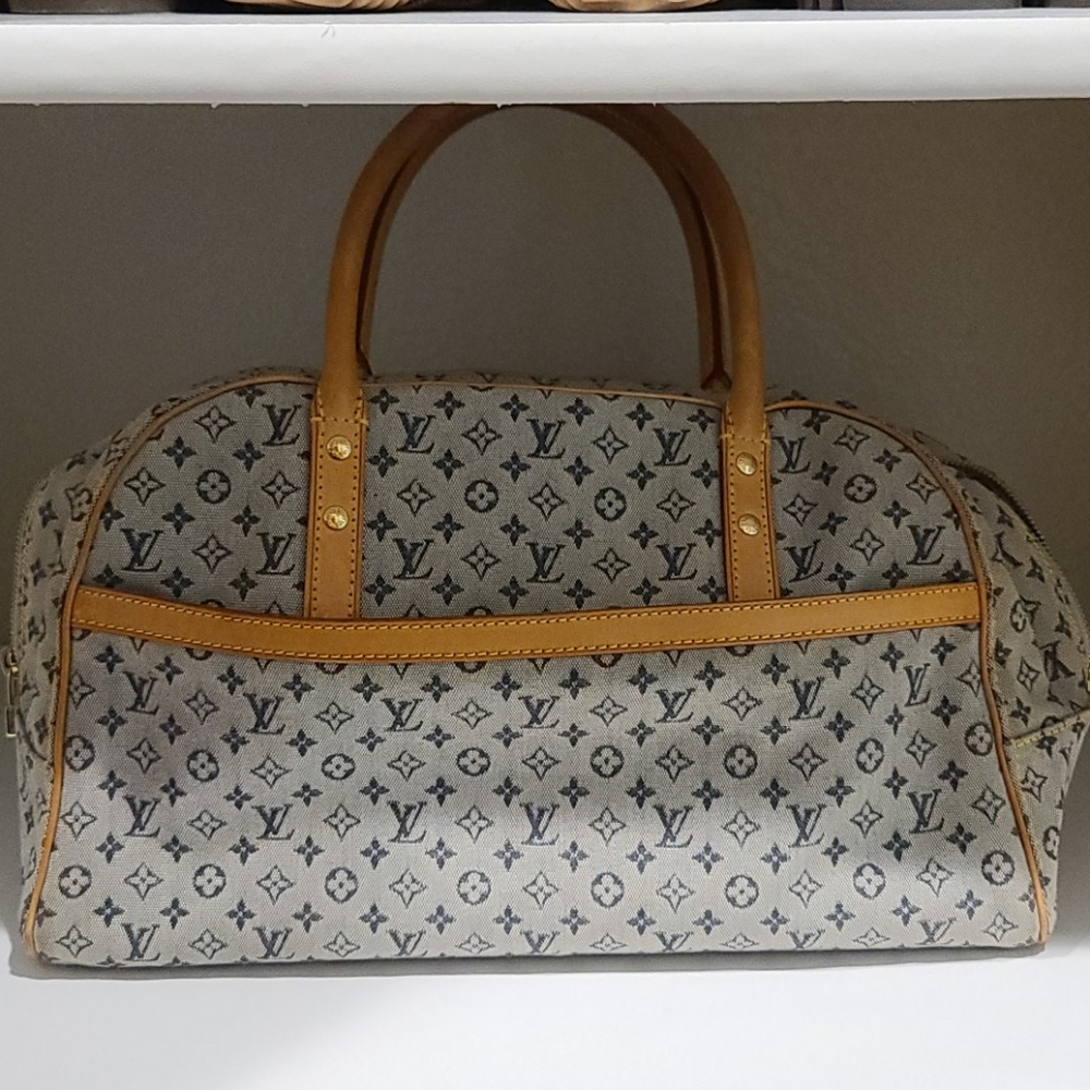 LOUIS VUITTON handbag